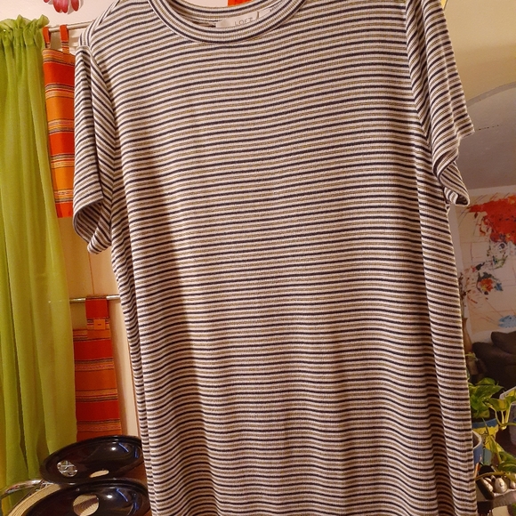 Top NWOT - Picture 1 of 8